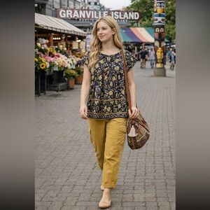 GAP Navy and Yellow Floral Blouse size SP.